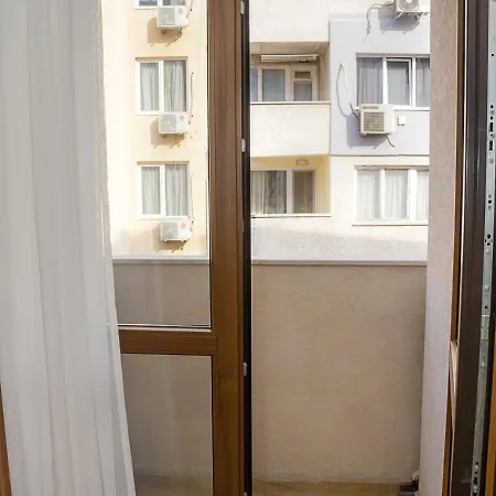 Bright In Location In By Flat Mаnager Apartman